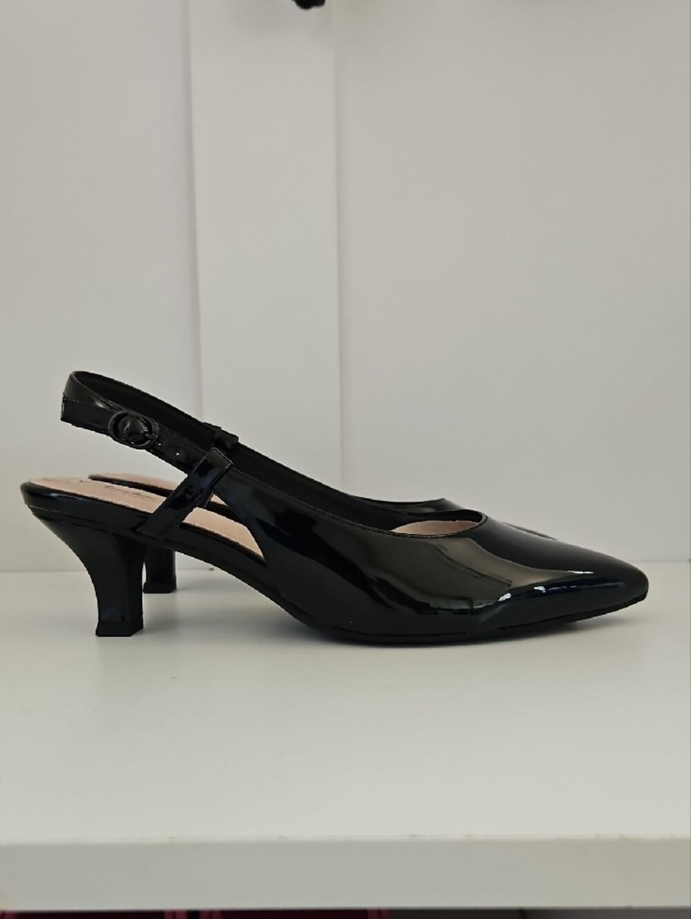 Clarks Womens Black Patent Slingback Kepley Lane Heels Size 10 Wide